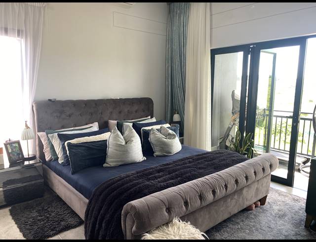 3 BEDROOM TOWNHOUSE FOR SALE IN PALM LAKES ESTATE